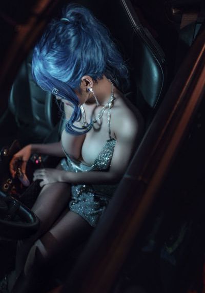 啪啪流出乳白色液体_十万网红美女美酱