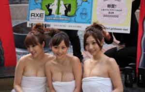 成人精品久久久免费九九九_HD720P欧美电影在线